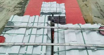 西安 芝麻白仿形加直形路沿石出货日常