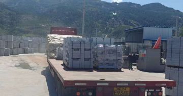 西安 芝麻白仿形路沿石，直形路沿石