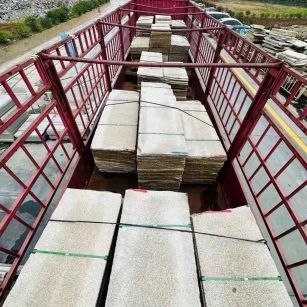 西安 黄金麻花岗岩荔枝面，光面毛板装车完成