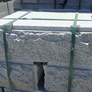 西安 芝麻白花岗岩自然面成品