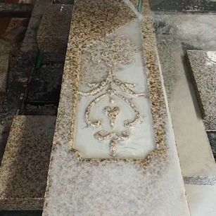 西安 黄金麻花岗岩异形加工雕刻栏杆大柱