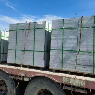 西安 芝麻白花岗岩地铺石装车日常