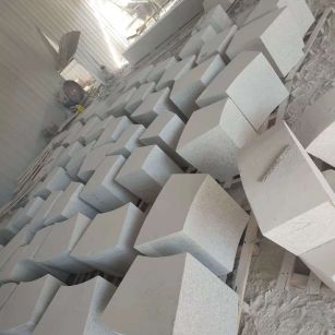 西安 白麻花岗岩异形坐凳