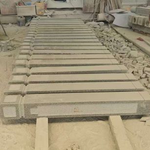 西安 芝麻白异形加工雕刻-栏杆大柱，方柱