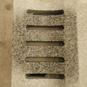 西安 芝麻白拉丝面花岗岩U型开槽排水槽