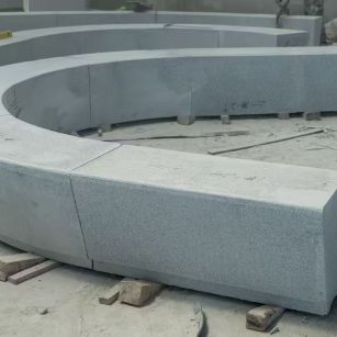 西安 芝麻白花岗岩光面弧形坐凳