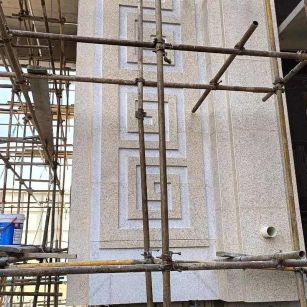 西安 黄金麻花岗岩别墅外墙干挂回纹造型效果