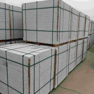 西安 白麻花岗岩石材荔枝面地铺石（300*600*50）