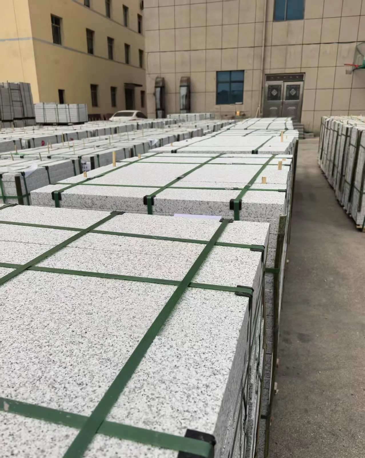 西安 白麻花岗岩5.0公分荔枝面地铺石