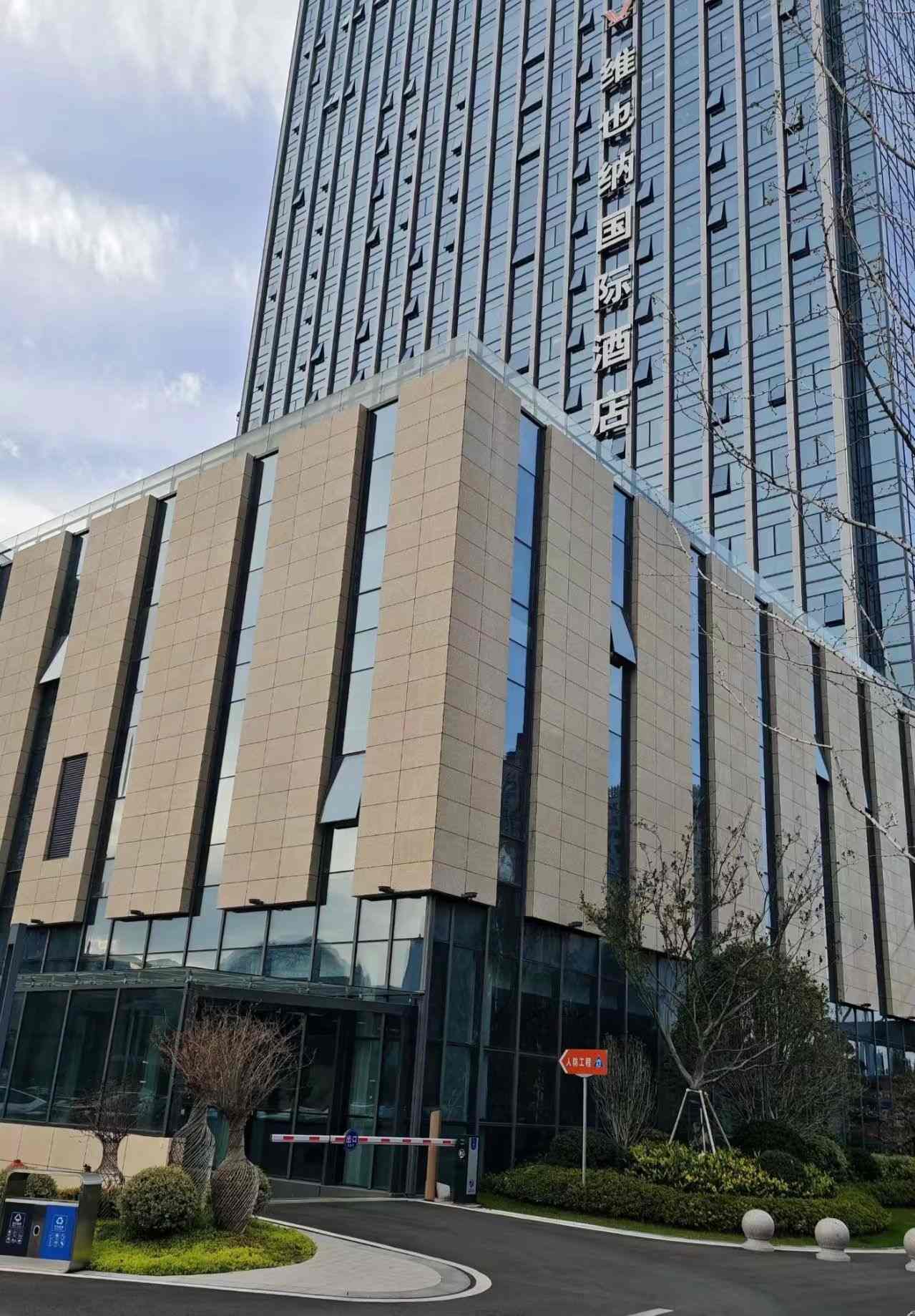 西安 黄金麻花岗岩外墙干挂