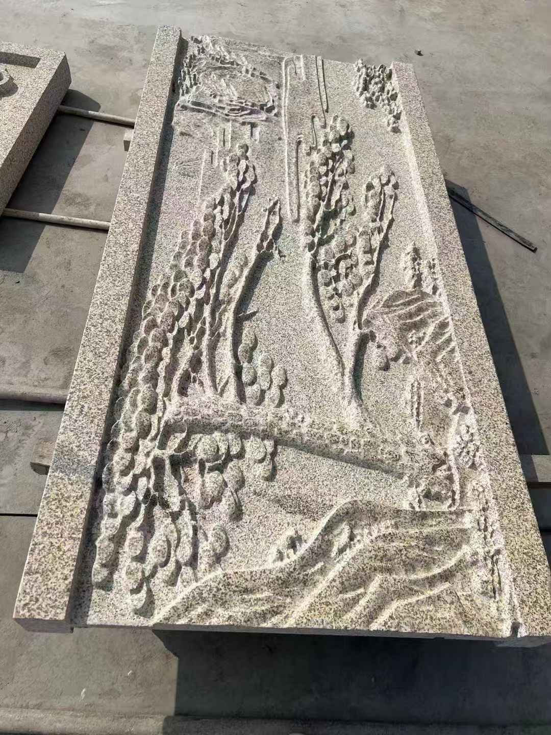 西安 黄金麻雕刻板浮雕迎客松