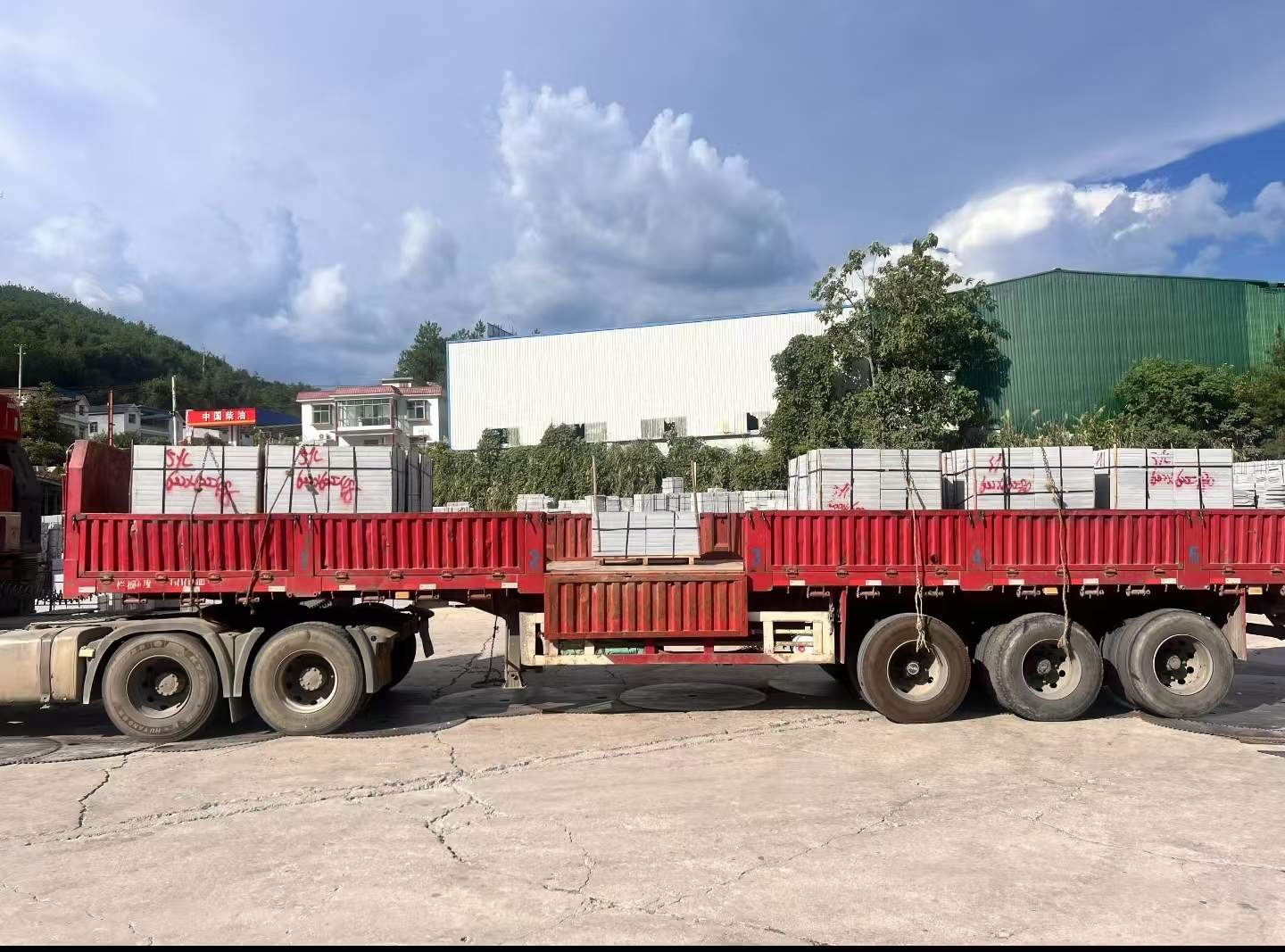 西安 芝麻灰花岗岩地铺石出货日常