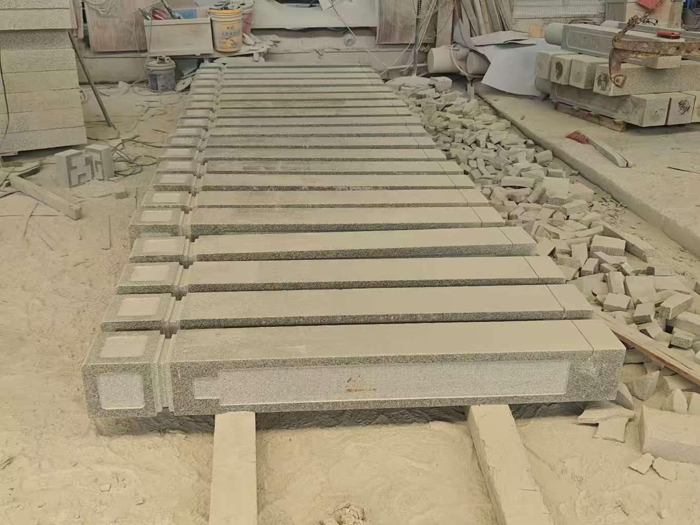 西安 芝麻白异形加工雕刻-栏杆大柱，方柱