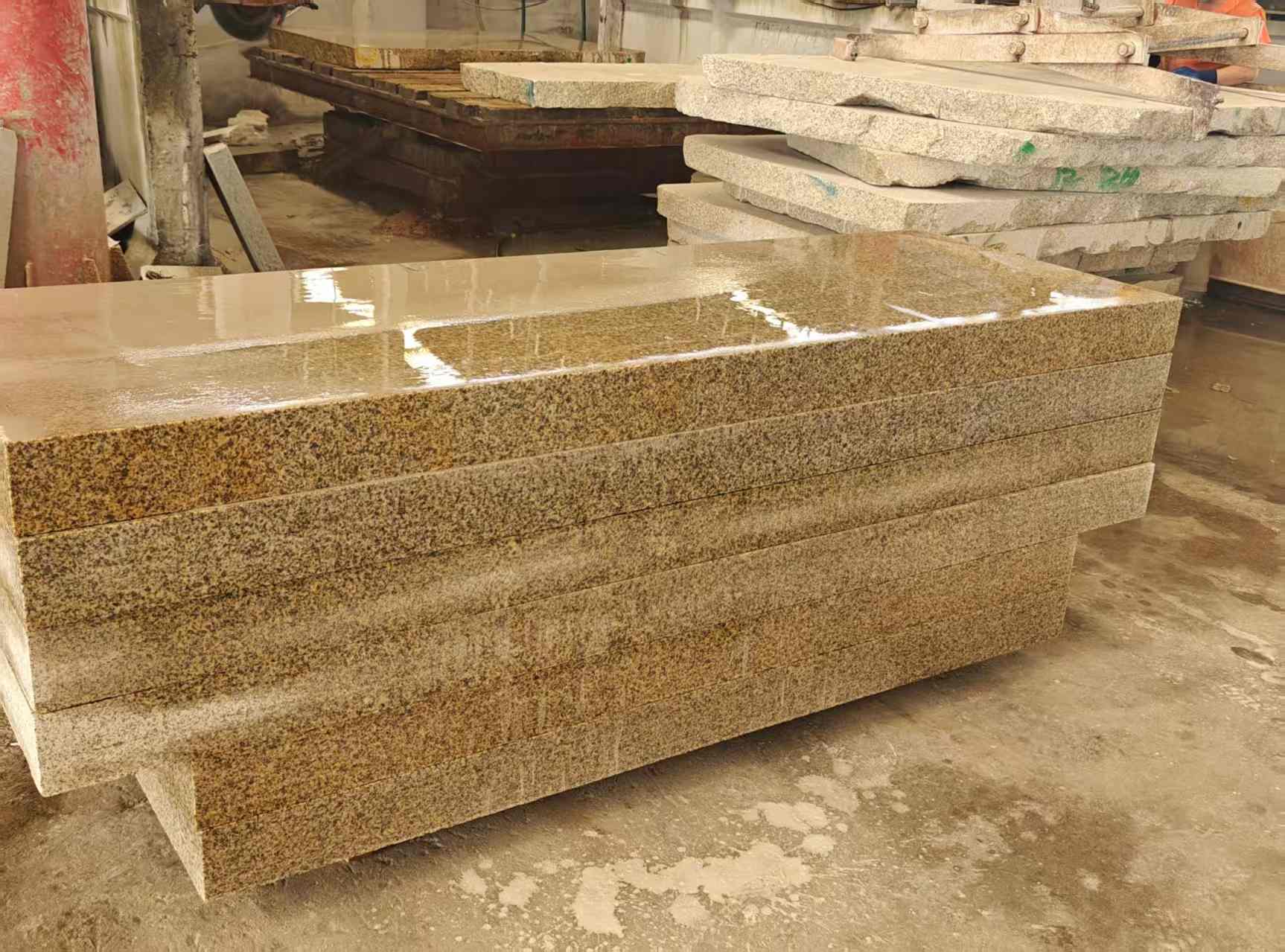 西安 黄金麻栏杆料半成品加工中