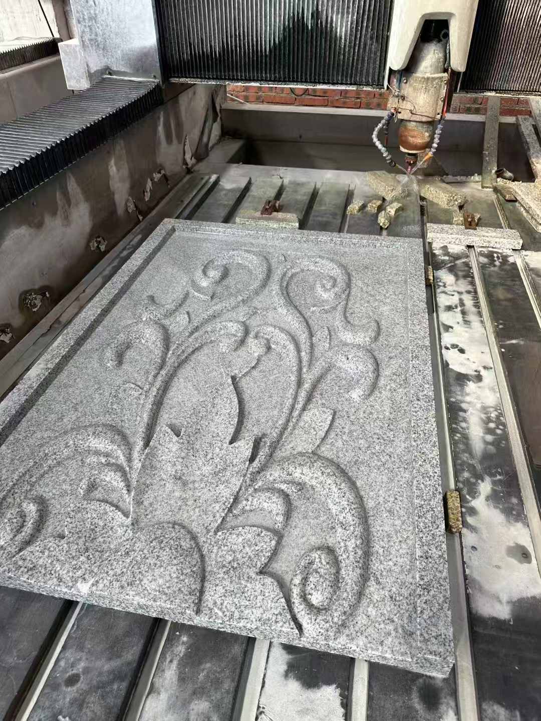 西安 白麻别墅干挂雕花板