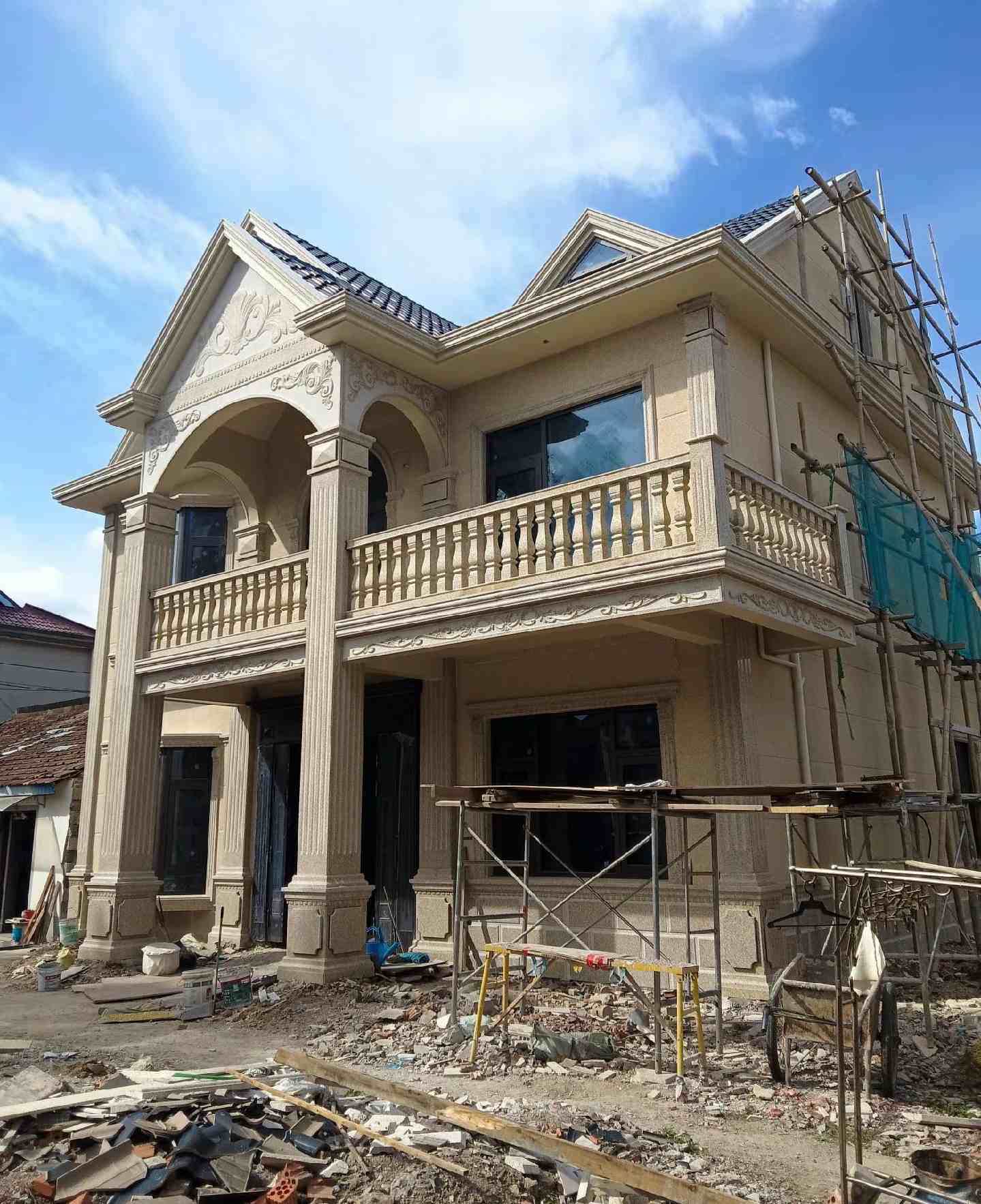 西安 黄金麻花岗岩石材私人别墅雕花门楼柱阳台栏杆