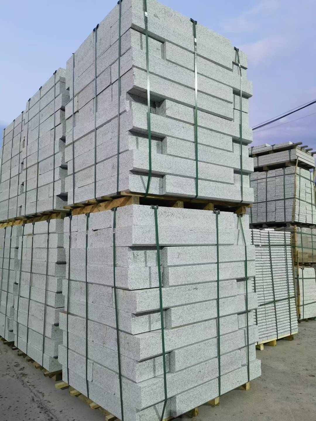 西安 芝麻白花岗岩路沿石，路缘石，路肩石，道牙，立缘石，马路牙子，街沿石，侧石等