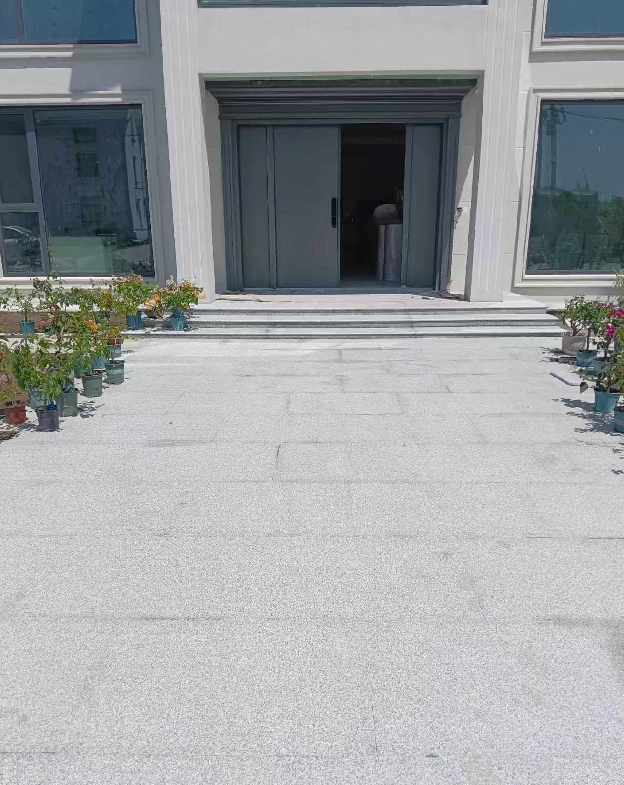 西安 芝麻白花岗岩地铺石地面铺装