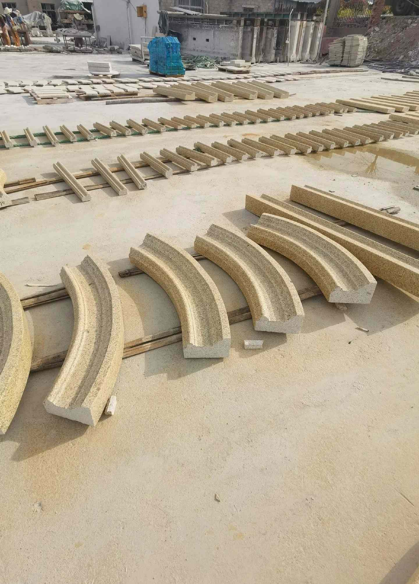 西安 黄金麻花岗岩别墅线条