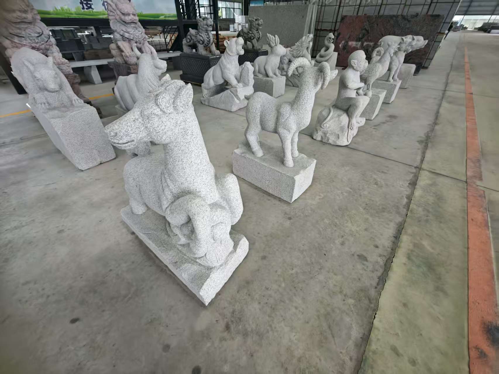 西安 芝麻白花岗岩造型立体雕刻——十二生肖